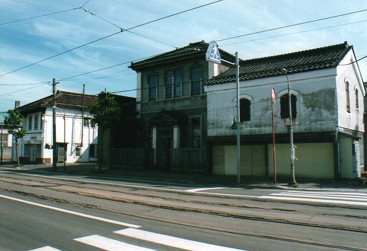 函館大町・電車通り沿いに建つ洋館(函館の建物案内)_f0142606_22133265.jpg