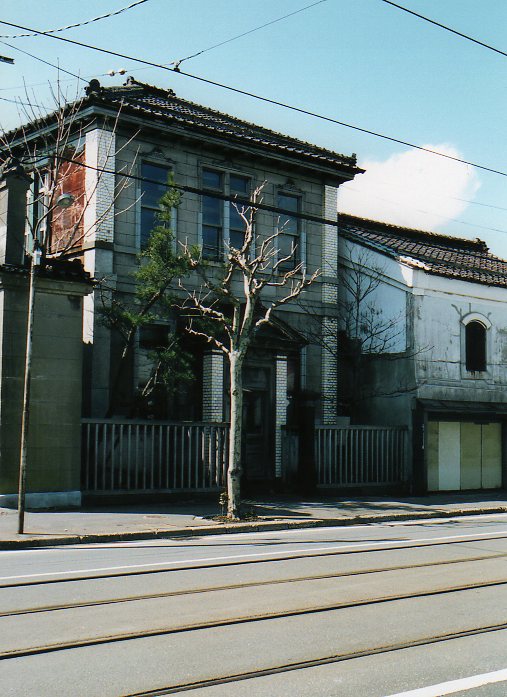 函館大町・電車通り沿いに建つ洋館(函館の建物案内)_f0142606_221739.jpg