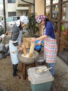 おおそうじ&賃つき餅_e0114963_1513571.jpg