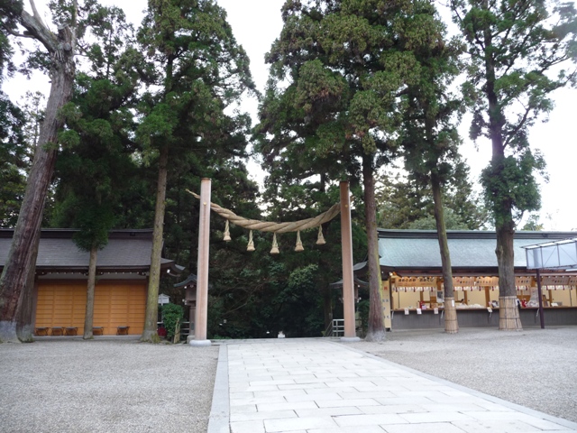 大神神社の大注連縄_d0042474_0165656.jpg