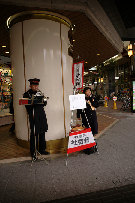 歳れる街_e0082981_2326463.jpg