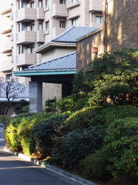 駐日ローマ法王庁、東京本願寺(建築家・木子幸三郎作品探訪)_f0142606_1924458.jpg