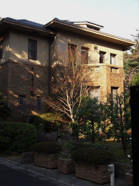 駐日ローマ法王庁、東京本願寺(建築家・木子幸三郎作品探訪)_f0142606_1926486.jpg