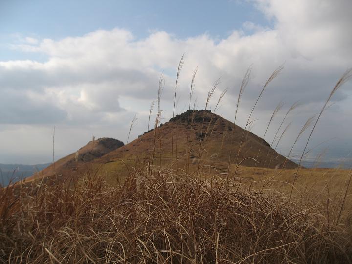 南阿蘇外輪山一の峯・二の峯～冠ヶ岳縦走_f0016066_7474661.jpg