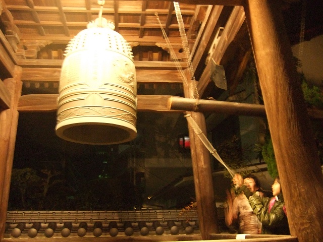 長慶寺で除夜の鐘をつく 安芸区スタイルブログ 安芸区 海田町 坂町 熊野町
