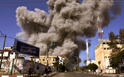 ガザ空爆エスカレート 死者364 負傷者1400以上_d0123476_5412831.jpg