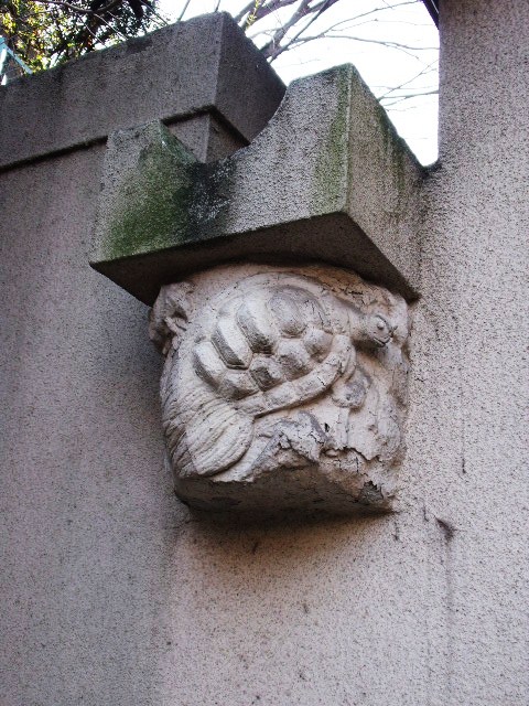 聖心女学院・正門(明治モダン建築探訪)その1_f0142606_2123777.jpg