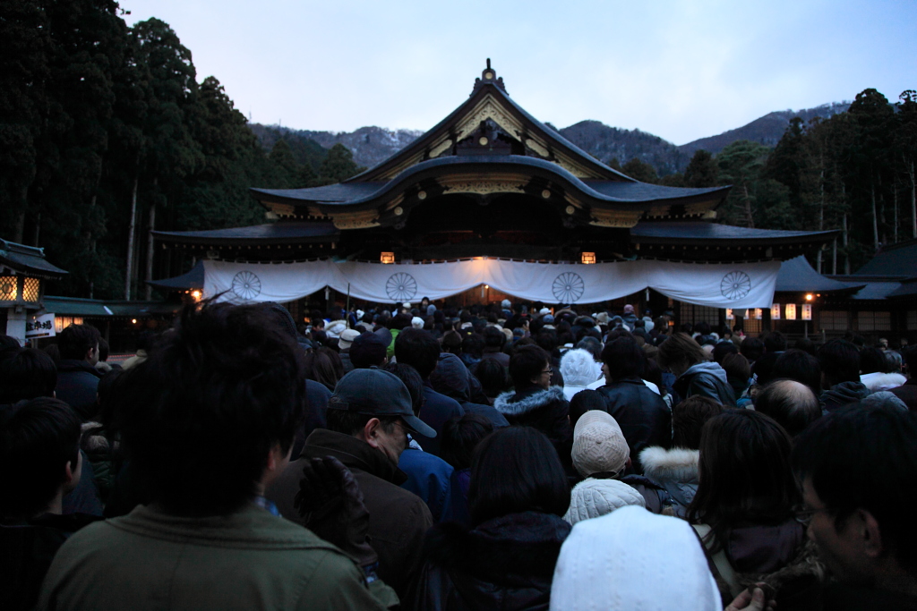 弥彦神社初詣_e0096372_19372882.jpg