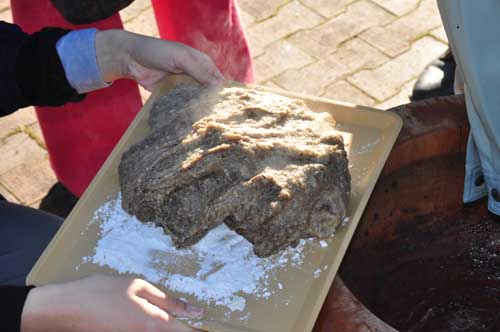 古代もちつき体験 2009.1.3　県立考古学博物館_c0162844_2034354.jpg