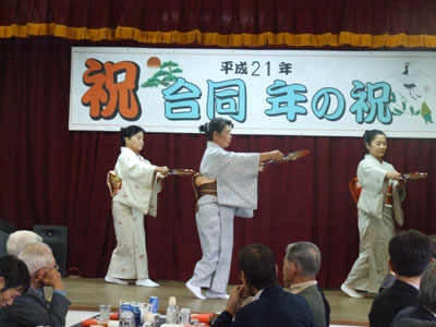 諸鈍集落「合同年の祝」_e0028387_23312759.jpg