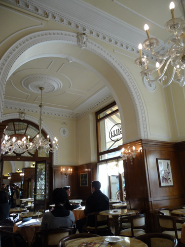 1733年創業カフェ・ジッリ_f0106597_2433841.jpg