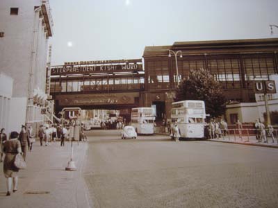 「国境の駅」 フリードリヒ通り駅の100年(1)_e0038811_1184938.jpg