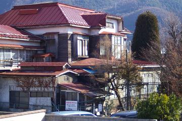 洋風の古民家～その５～諏訪市内で見つけた洋風建築。_f0163491_18134482.jpg