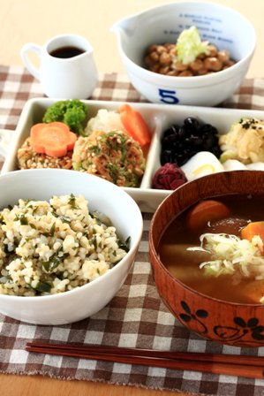 混ぜるだけの「ワカメご飯」♪_f0176108_15485121.jpg