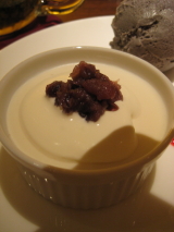 久々にケーキ盛り合わせなんぞ注文してみる。_b0065587_1936879.jpg