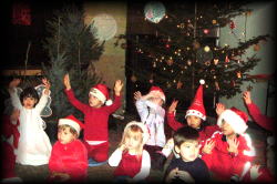 プラハの幼稚園にて ミクラーシュ&クリスマスコンサート_c0182100_1305847.jpg