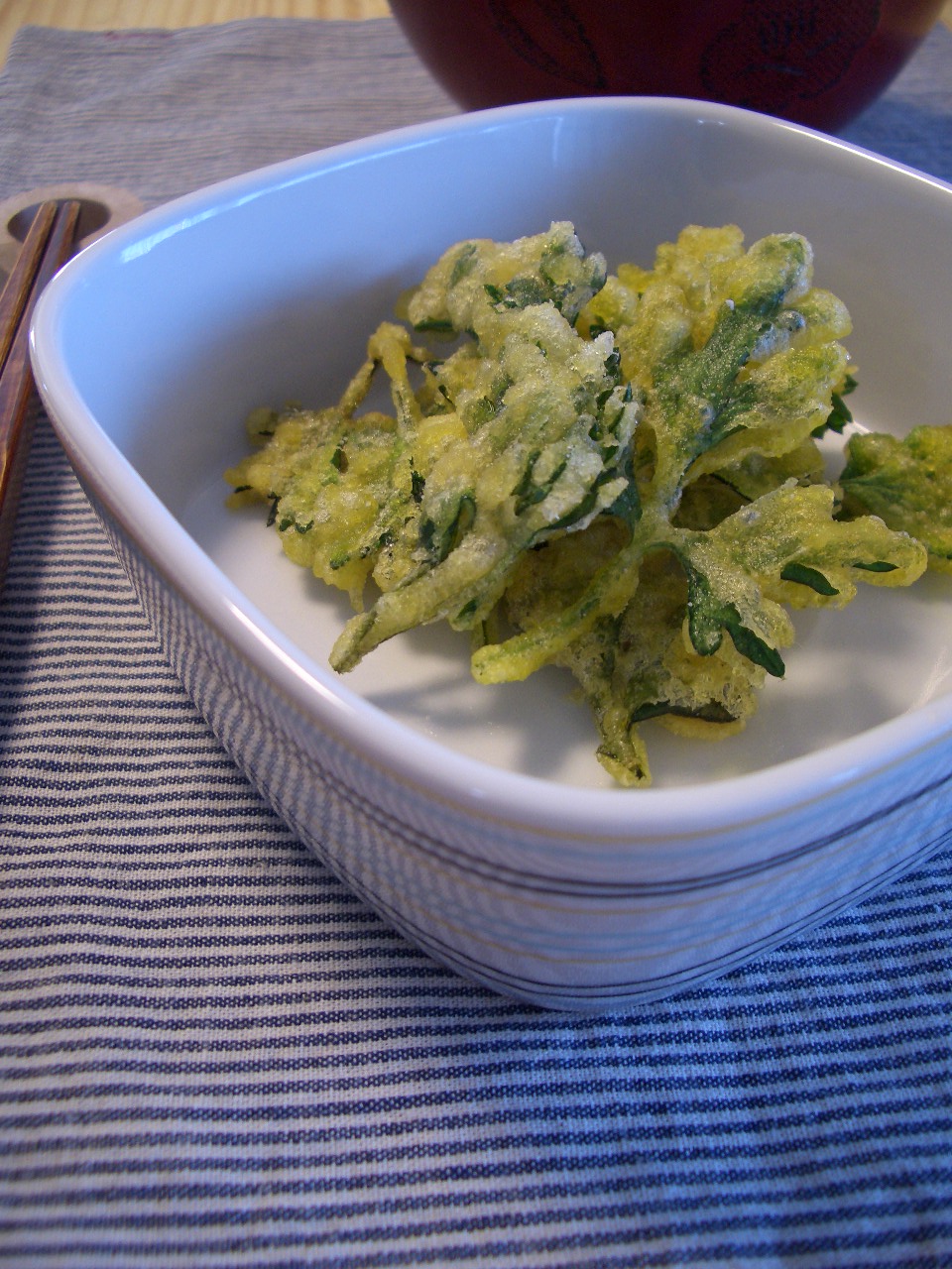 イタリアンパセリの天ぷらで おろし蕎麦 クラールセゾニエール