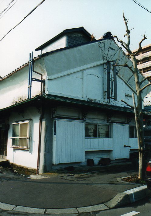 函館・弁天町の蔵造り建築(函館の建物紹介)_f0142606_21342930.jpg