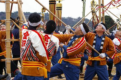 加賀とびはしご登りやはだか放水～金沢市消防出初式_b0114193_2220071.jpg