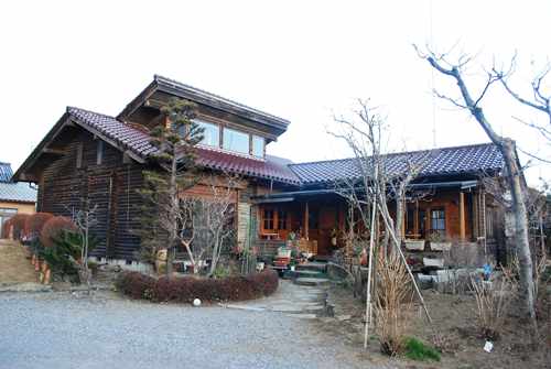 和風ログハウスの喫茶店 留暇_c0177814_9484418.jpg