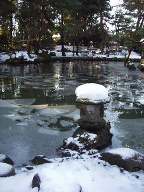 清水園の雪景色に見る_e0135219_10563312.jpg