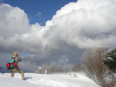 また雪が！！！再挑戦！！霊山に登山する。_d0048350_89677.jpg