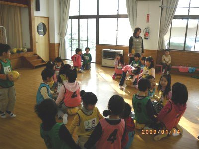 １月１４日　スギっ子巡回指導　～第一ルンビニ園～_e0127003_235184.jpg