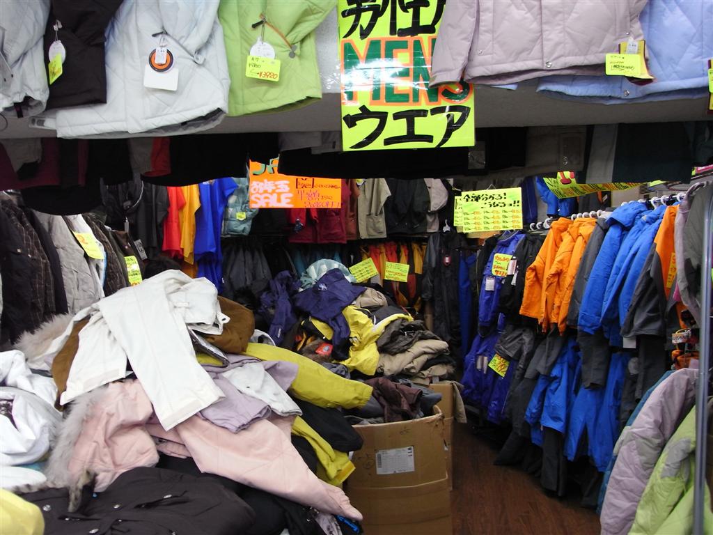 アウトレットより安いロンドンスポーツ 軽井沢の森へ アウトレットより安いロンドンスポーツ 軽井沢の森へ