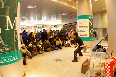 道玄坂チャリティ餅つき大会&ヘブンアーティスト IN 渋谷_b0056983_1449391.jpg