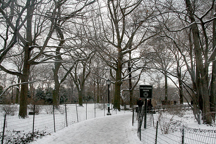 Dakota House & Strawberry Fields （NY Day5)_c0035836_18353542.jpg