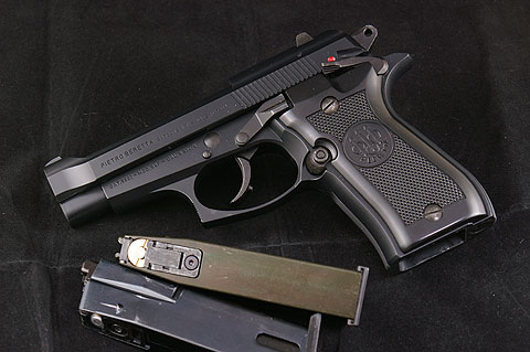 ベレッタM84F 〜ブローバック症候群〜 : 怪奇幻想シアター