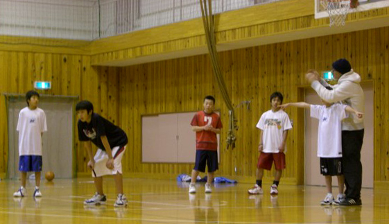 ディフェンスで次のプレーを予測するコツ ホントかな バスケットボールの基礎知識