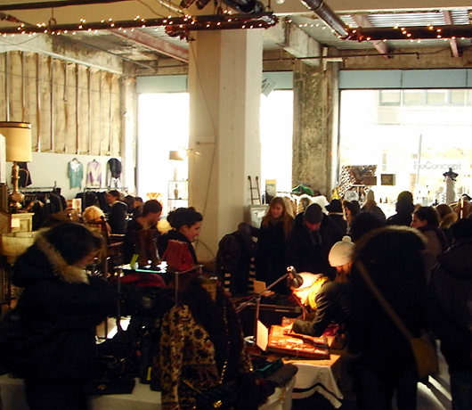 ブルックリンの室内型フリマ　Winter Antiques Pop-Up Market_b0007805_9145235.jpg