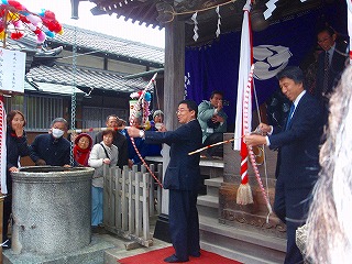 雷（いかずち）神社　オビシャ行事_b0116758_0142323.jpg