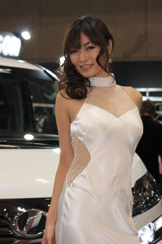 東京オートサロン09 Fuji ブース 吉川舞 さん 百発百中で コンパニオンを撮りたい 東京オートサロン09 Fuji ブース 吉川舞 さん 百発百中で コンパニオンを撮りたい