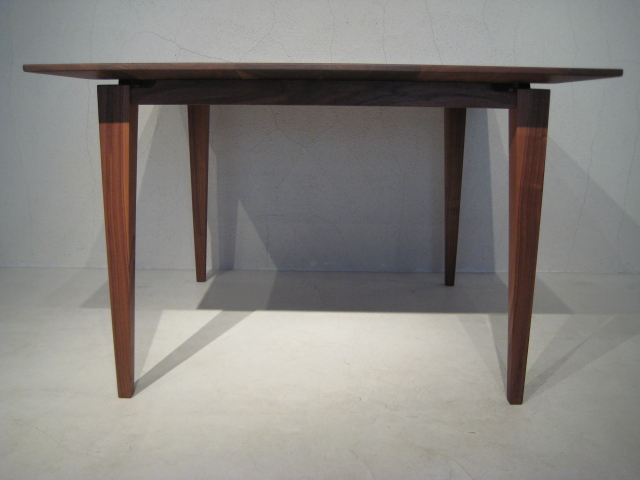 DINING TABLE_c0146581_14544848.jpg