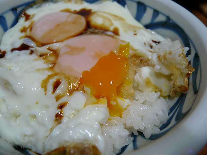 美味しんぼ　目玉焼き丼_f0098990_6305077.jpg