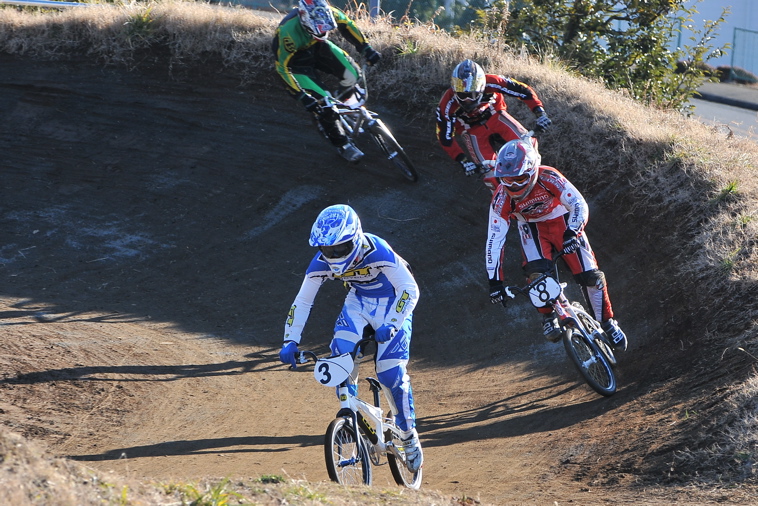 2009JOSF緑山１月オープニングレースVOL1：BMXエリートクラス決勝_b0065730_21185897.jpg