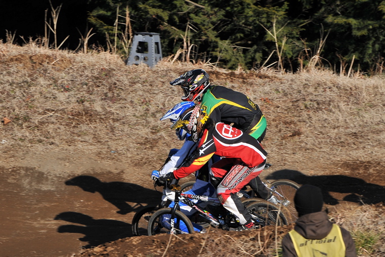 2009JOSF緑山１月オープニングレースVOL1：BMXエリートクラス決勝_b0065730_21225833.jpg