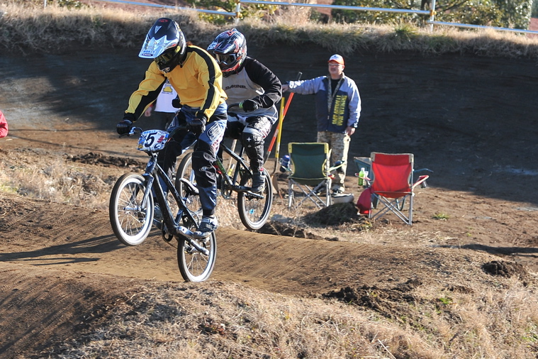 2009JOSF緑山１月オープニングレースVOL1：BMXエリートクラス決勝_b0065730_21252249.jpg