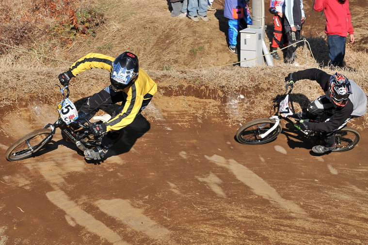 2009JOSF緑山１月オープニングレースVOL1：BMXエリートクラス決勝_b0065730_2126946.jpg