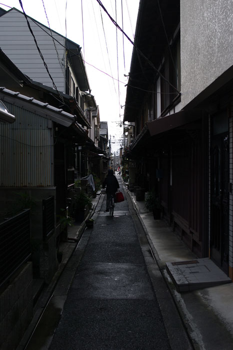 路地と辻子 Ⅲ ～小雨まじりのろうじ・辻子・町家風情～_f0152550_12414324.jpg