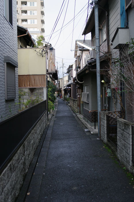 路地と辻子 Ⅲ ～小雨まじりのろうじ・辻子・町家風情～_f0152550_1242151.jpg