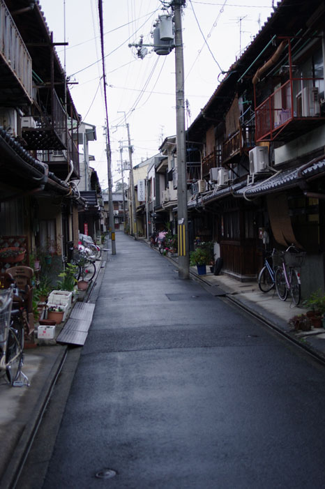 路地と辻子 Ⅲ ～小雨まじりのろうじ・辻子・町家風情～_f0152550_12423440.jpg