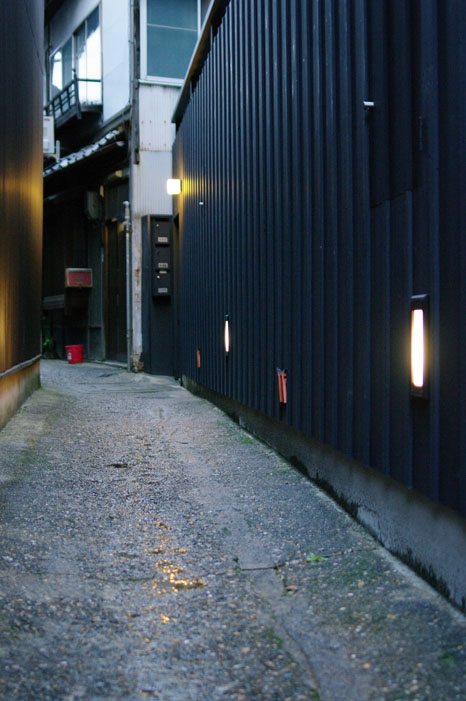 路地と辻子 Ⅲ ～小雨まじりのろうじ・辻子・町家風情～_f0152550_12433144.jpg