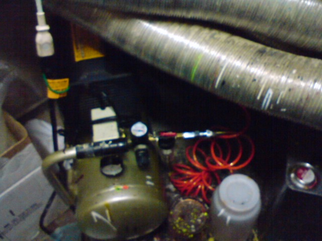 コンプレッサー_a0040876_2164953.jpg