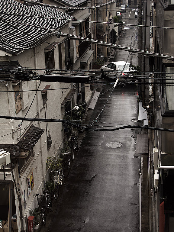 １２.　雨の路地_c0195729_1212766.jpg