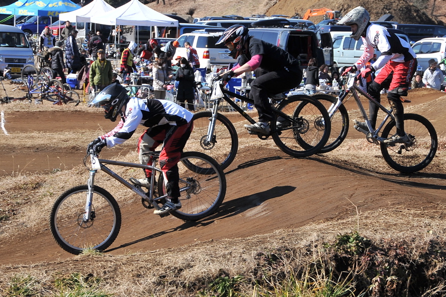 2009JOSF緑山１月オープニングレースVOL2：MTBエリートクラス決勝予選〜決勝_b0065730_6552244.jpg