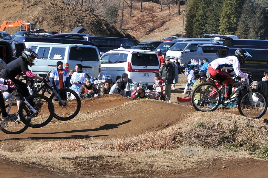 2009JOSF緑山１月オープニングレースVOL2：MTBエリートクラス決勝予選〜決勝_b0065730_656122.jpg