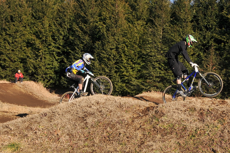 2009JOSF緑山１月オープニングレースVOL2：MTBエリートクラス決勝予選〜決勝_b0065730_711638.jpg